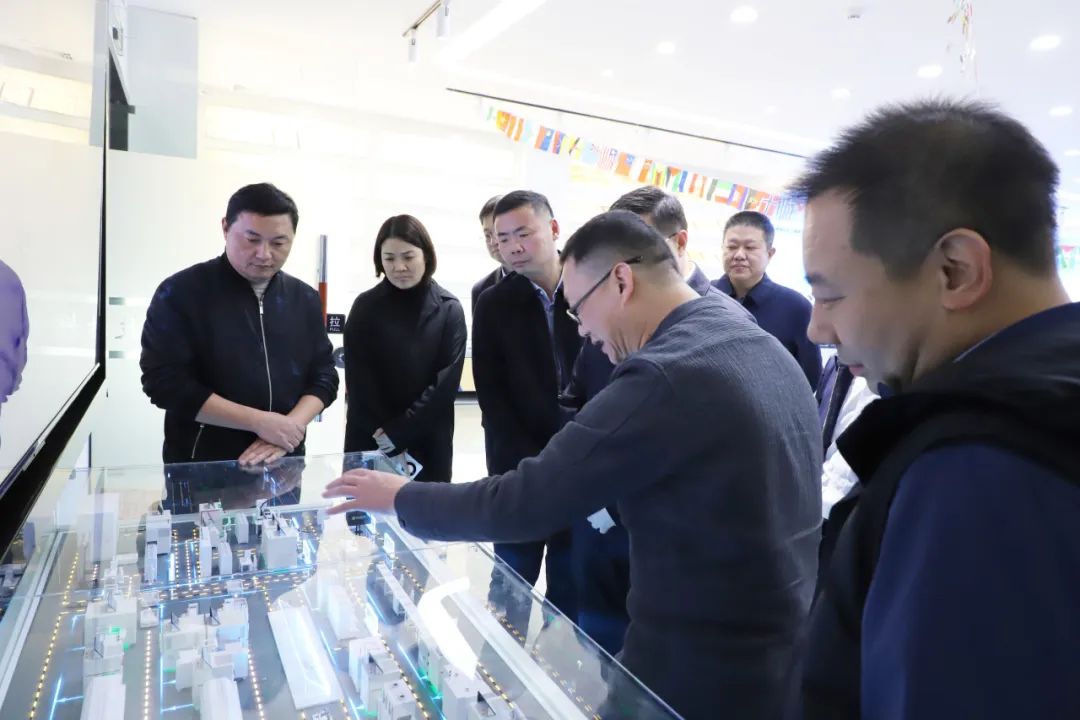 智能制造引領(lǐng)者 智能制造引領(lǐng)者